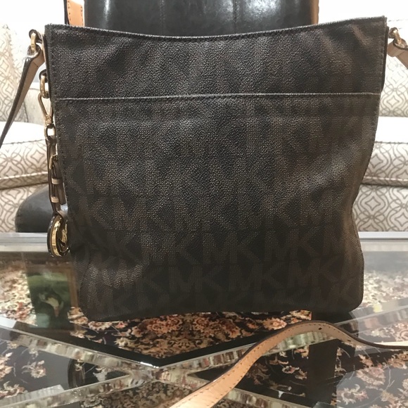 Michael Kors crossbody purse - Picture 2 of 3